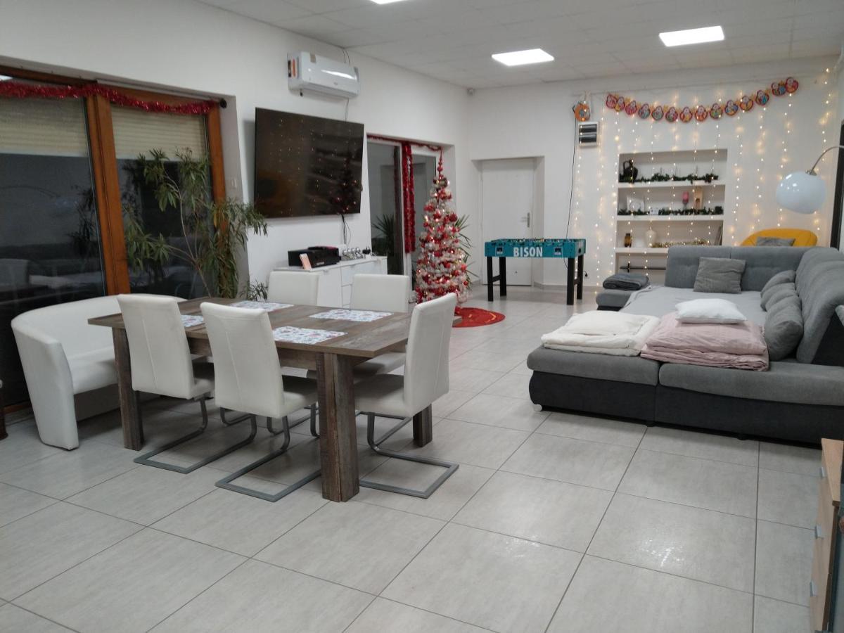 Silver Dream Apartmanhaz Debrecen Exterior photo